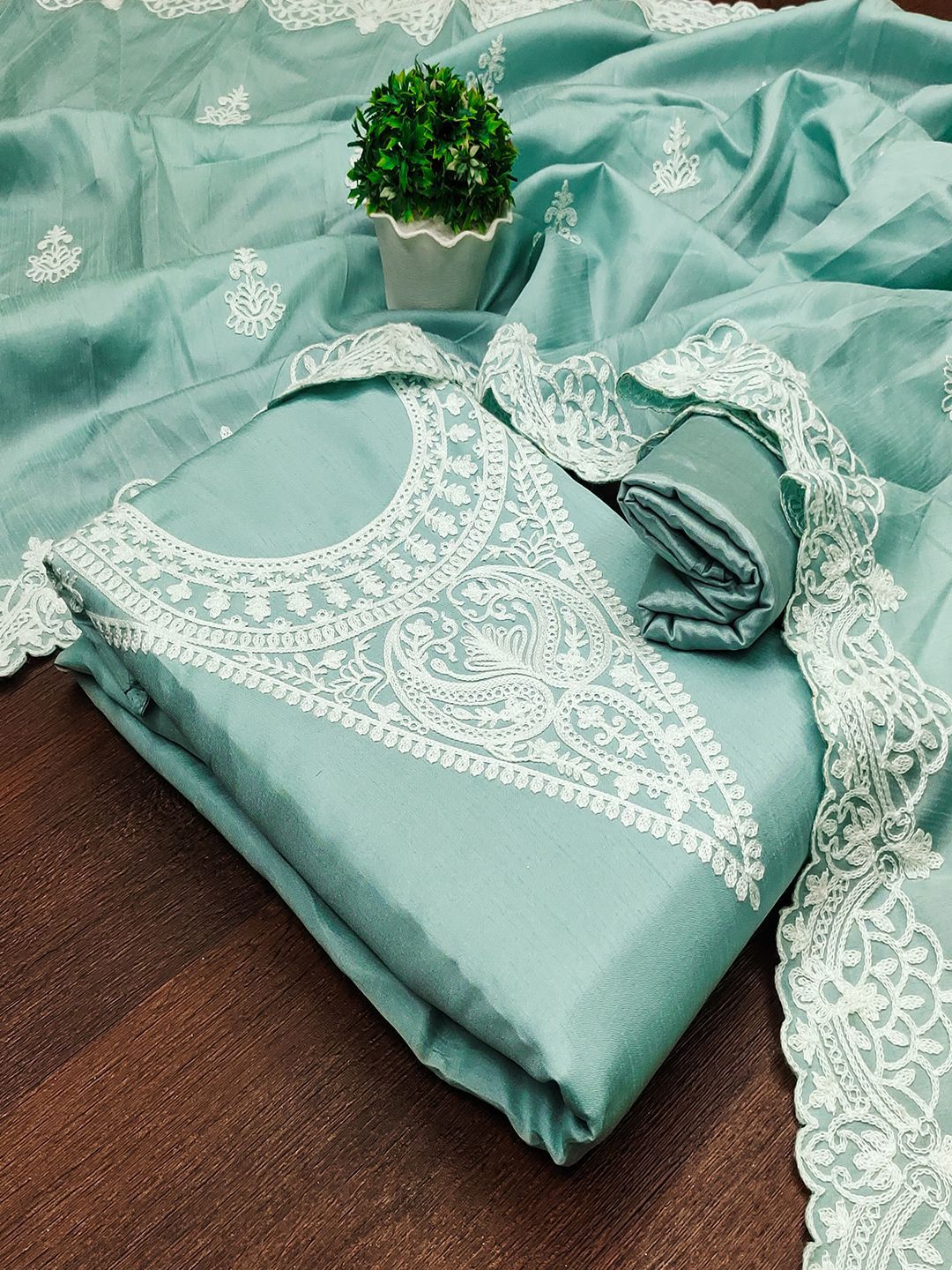 Lilots Floral Embroidered Thread Work Unstitched Dress Material
