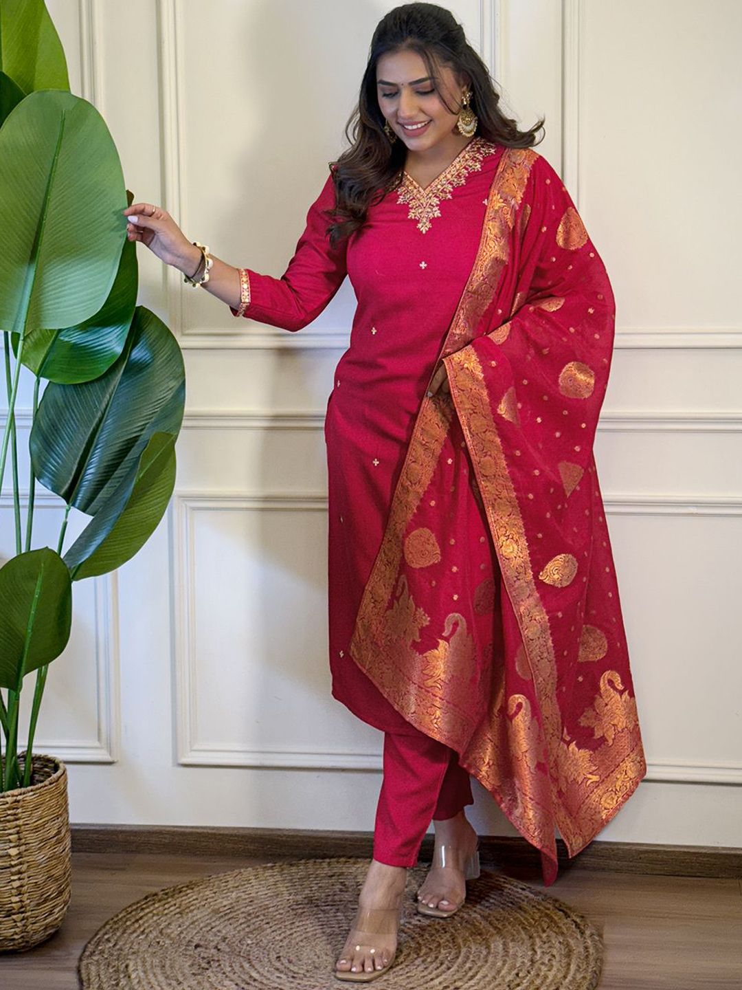 PAYA FASHION Floral Yoke Design Thread Work V-Neck Kurta With Trousers & Dupatta