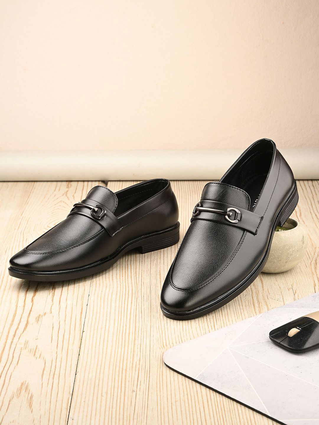 Provogue Men Textured Lightweight Loafers-image-29