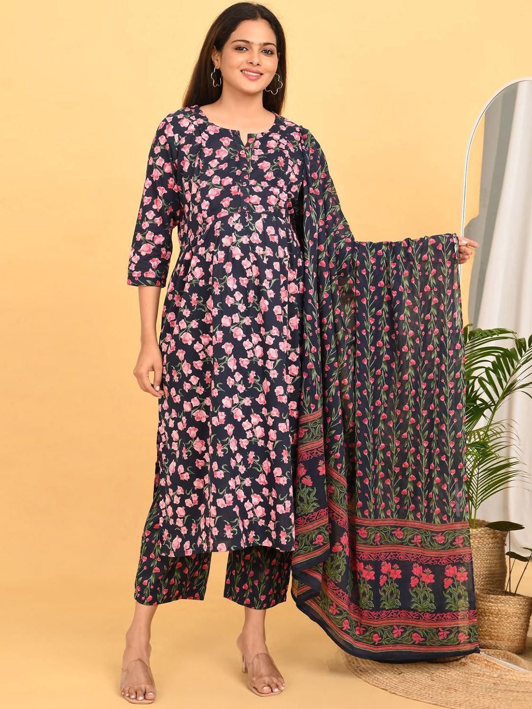 GOLDSTROMS Women Floral Printed Regular Pure Cotton Kurta with Trousers & Dupatta