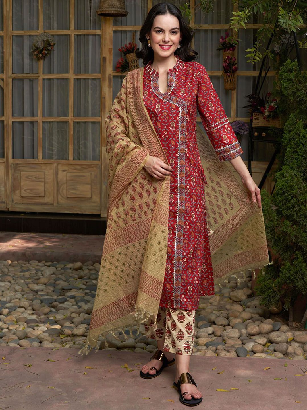 HERE&NOW Women Floral Printed Cotton Kurta with Churidar & Dupatta