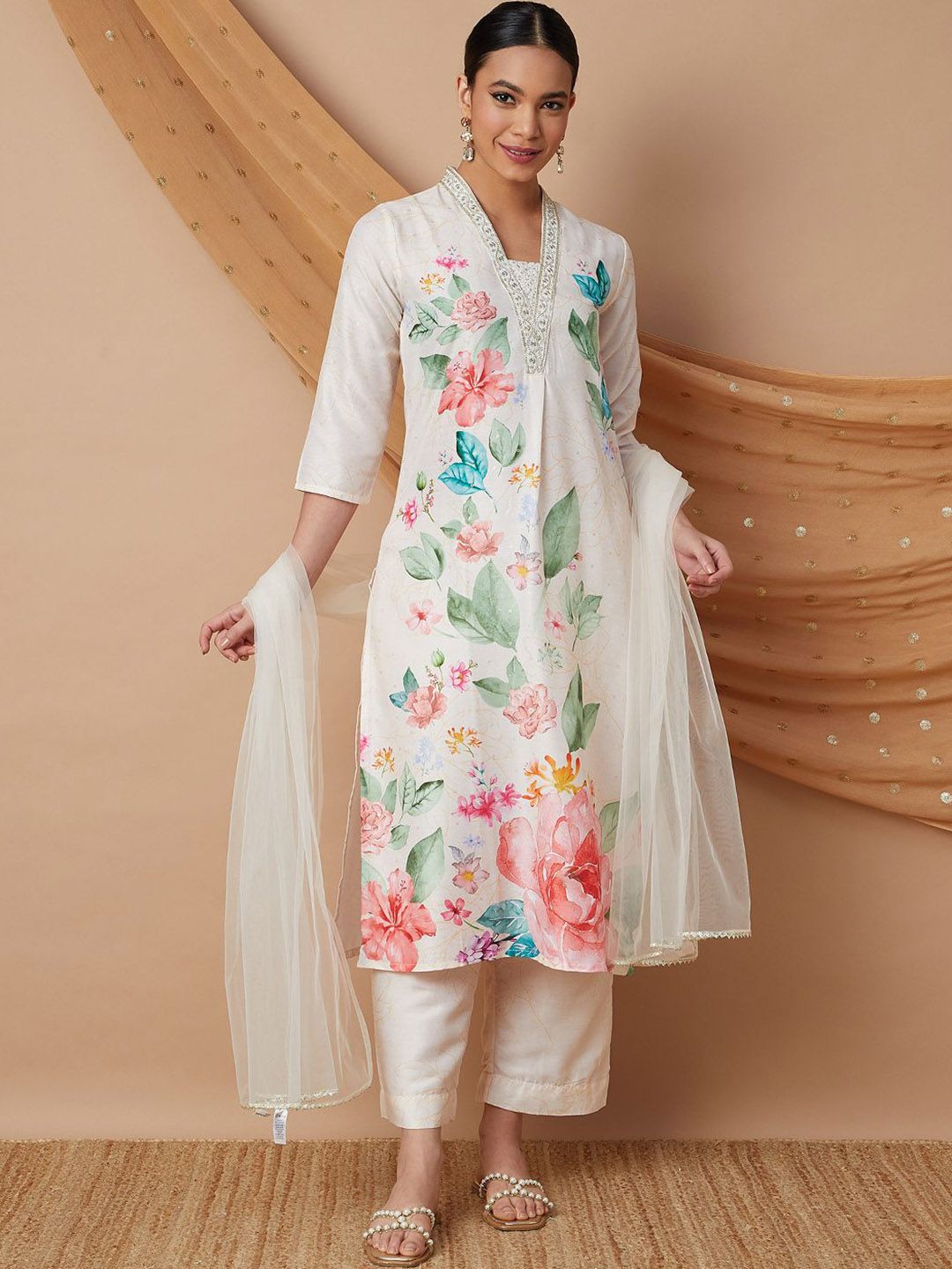 Melange by Lifestyle Women Floral Printed Kurta with Trousers & Dupatta