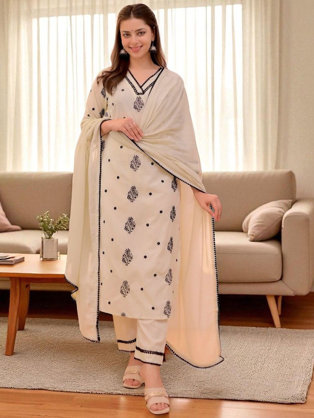 KOTRONS Women Floral Embroidered Regular Kurta with Trousers & Dupatta