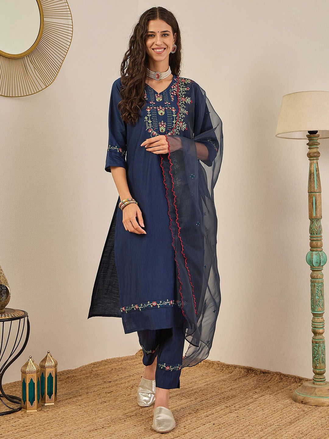 VredeVogel Women Ethnic Motifs Embroidered Kurta with Trousers & Dupatta