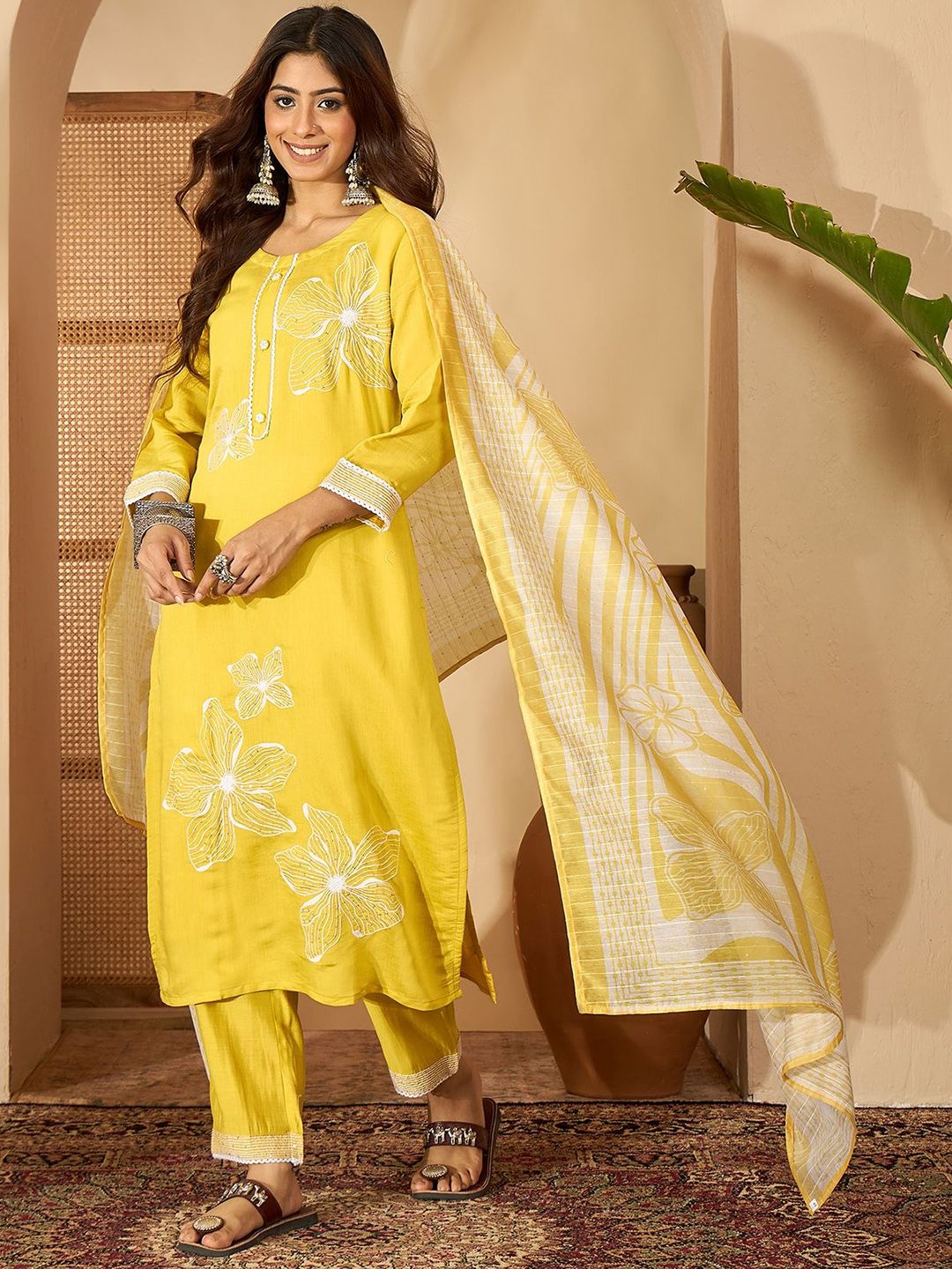 Sangria Women Floral Embroidered Straight Kurta & Trousers With Dupatta