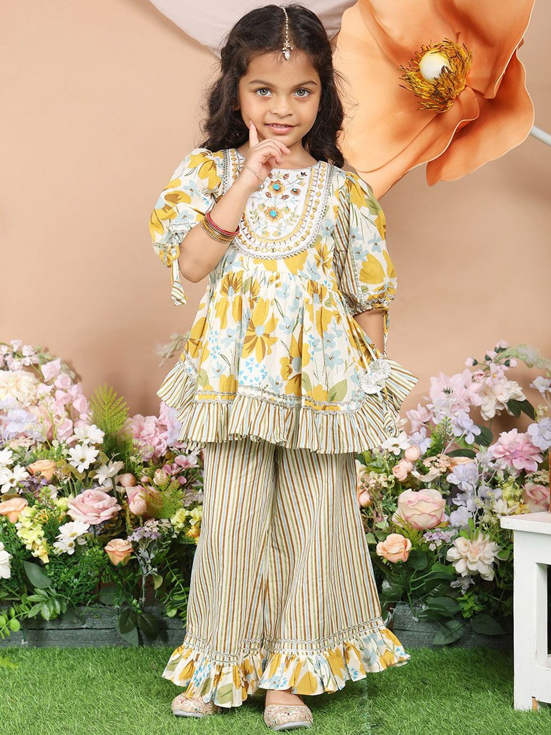 LIL PITAARA Girls Floral Embroidered Regular Gotta Patti Pure Cotton Kurti with Palazzos-picture-14