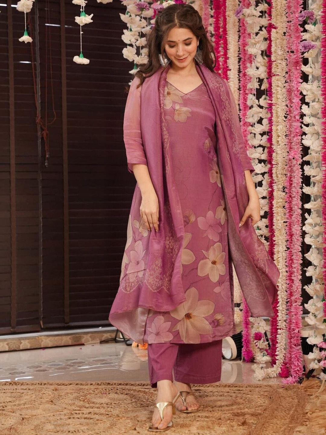 KALINI Women Floral Printed Regular Kurta & Trouser With Dupatta