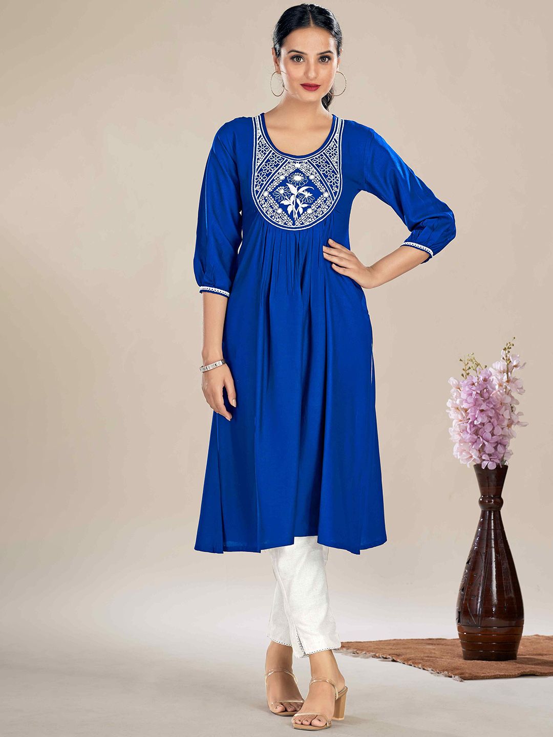 Glomee Women Woven Design Embroidered Cotton A-Line Kurta with Trousers