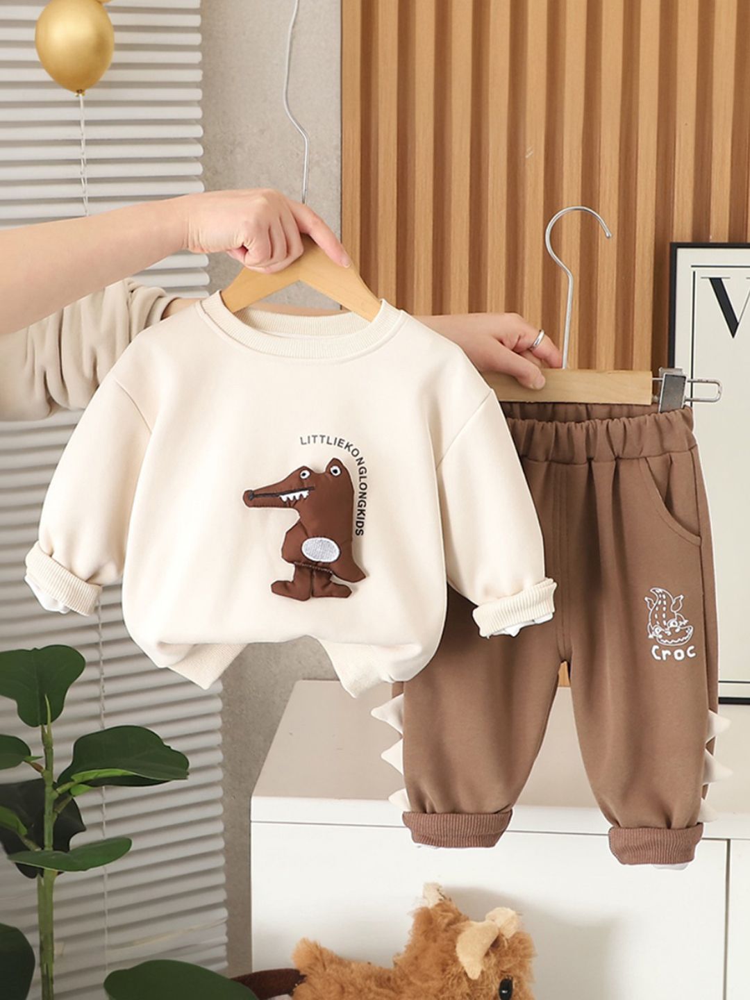 INCLUD Boys Embroidered Long Sleeves Sweatshirt With Joggers-picture-12