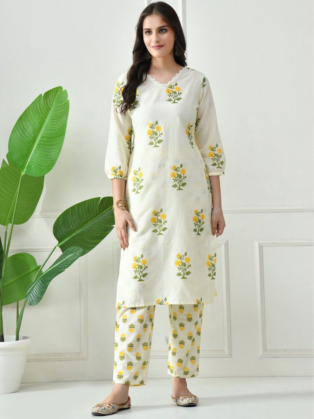 BKApparels Floral Printed V-Neck Pure Cotton Straight Kurta With Pyjamas