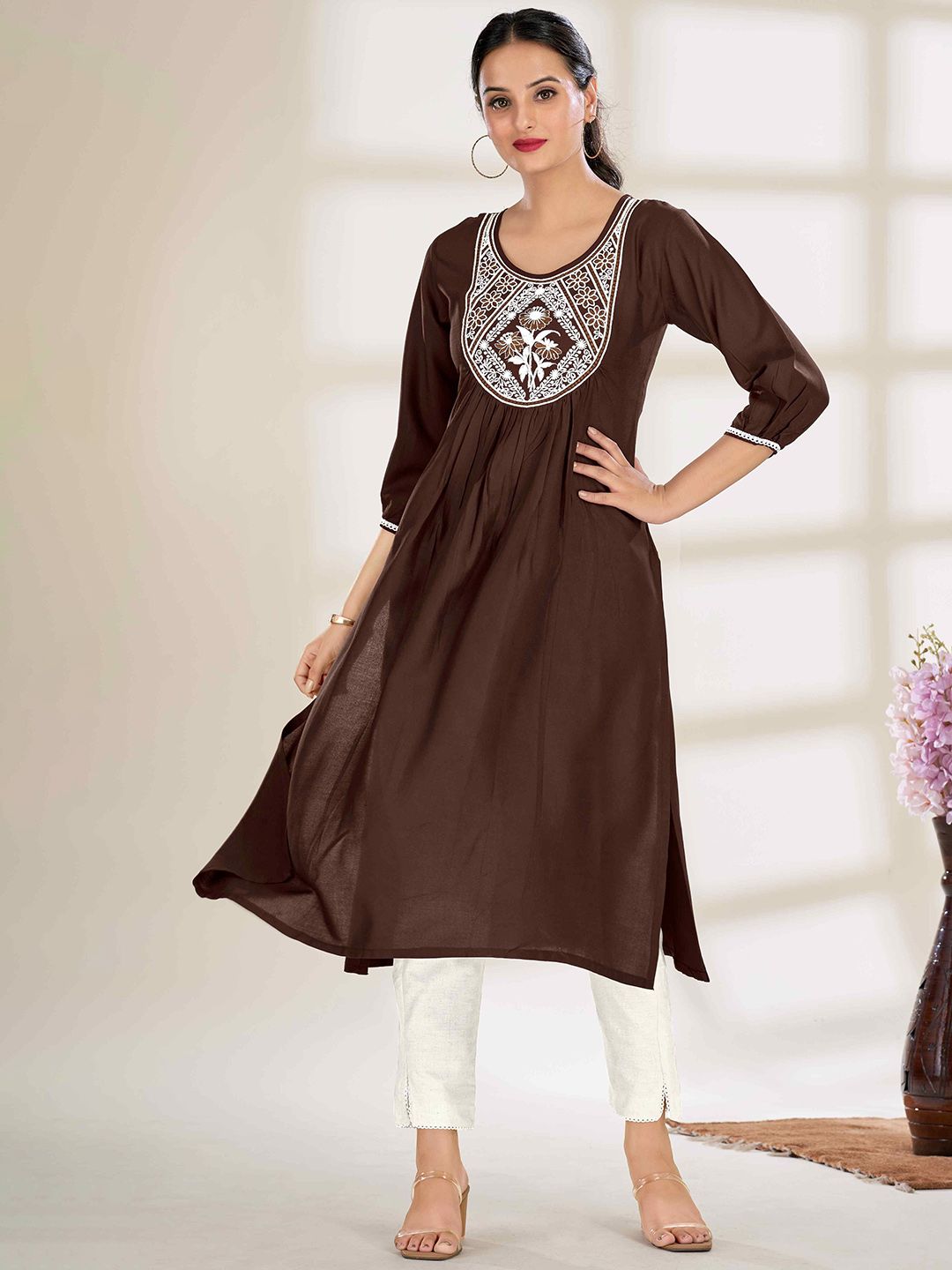 Glomee Women Embroidered Regular Sequinned Pure Cotton Kurta with Trousers