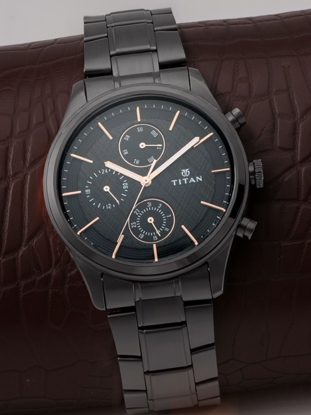 Titan Neo Gents Men Black Analogue watch NL1805NM01