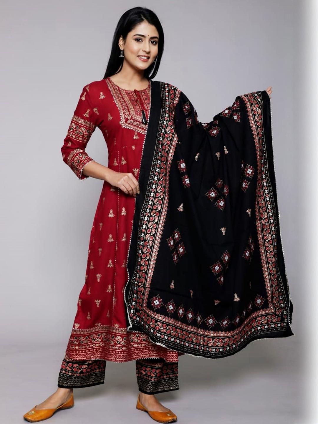 Patni Ethnic Women Self Design Viscose Rayon Kurta Sets