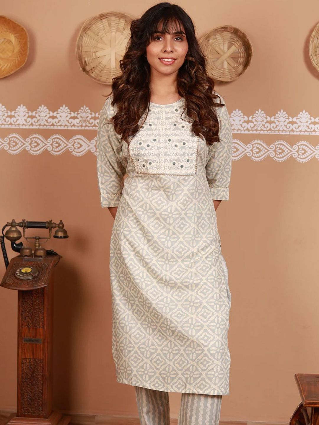NEED APPARELS Floral Printed Round Neck Straight Pure Cotton Kurta With Trousers