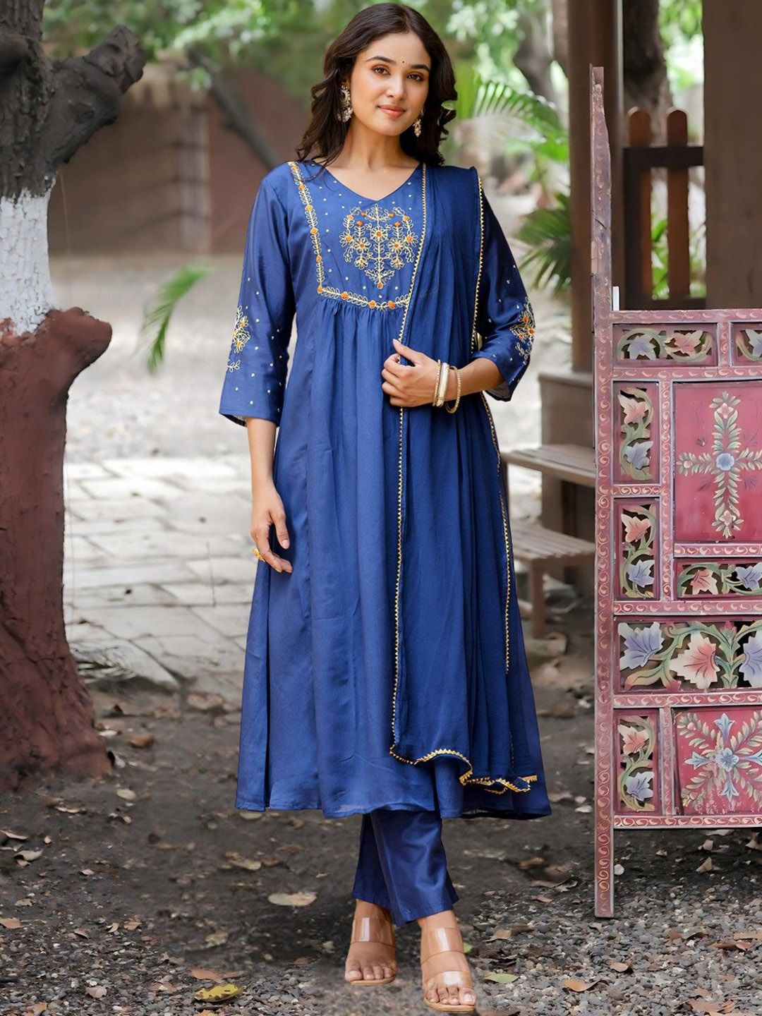 Navlik Women Ethnic Motifs Thread Work Silk Chiffon Kurta with Trousers & With Dupatta