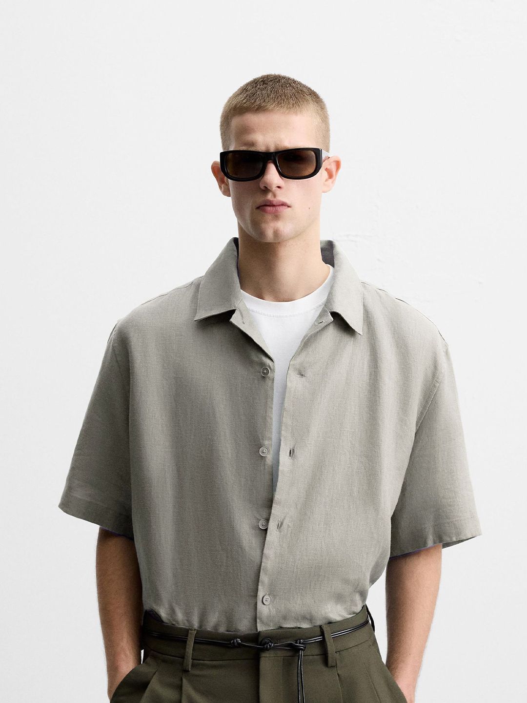 MISCHIEF MONKEY Men Classic Fit Solid Spread Collar Cotton Casual Shirt-picture-30