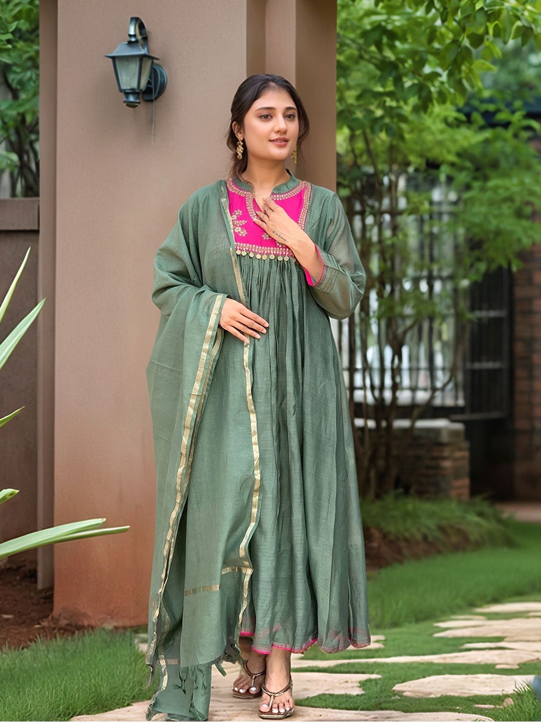 Aaghnya Women Ethnic Motifs Regular Kurta with Trousers & With Dupatta