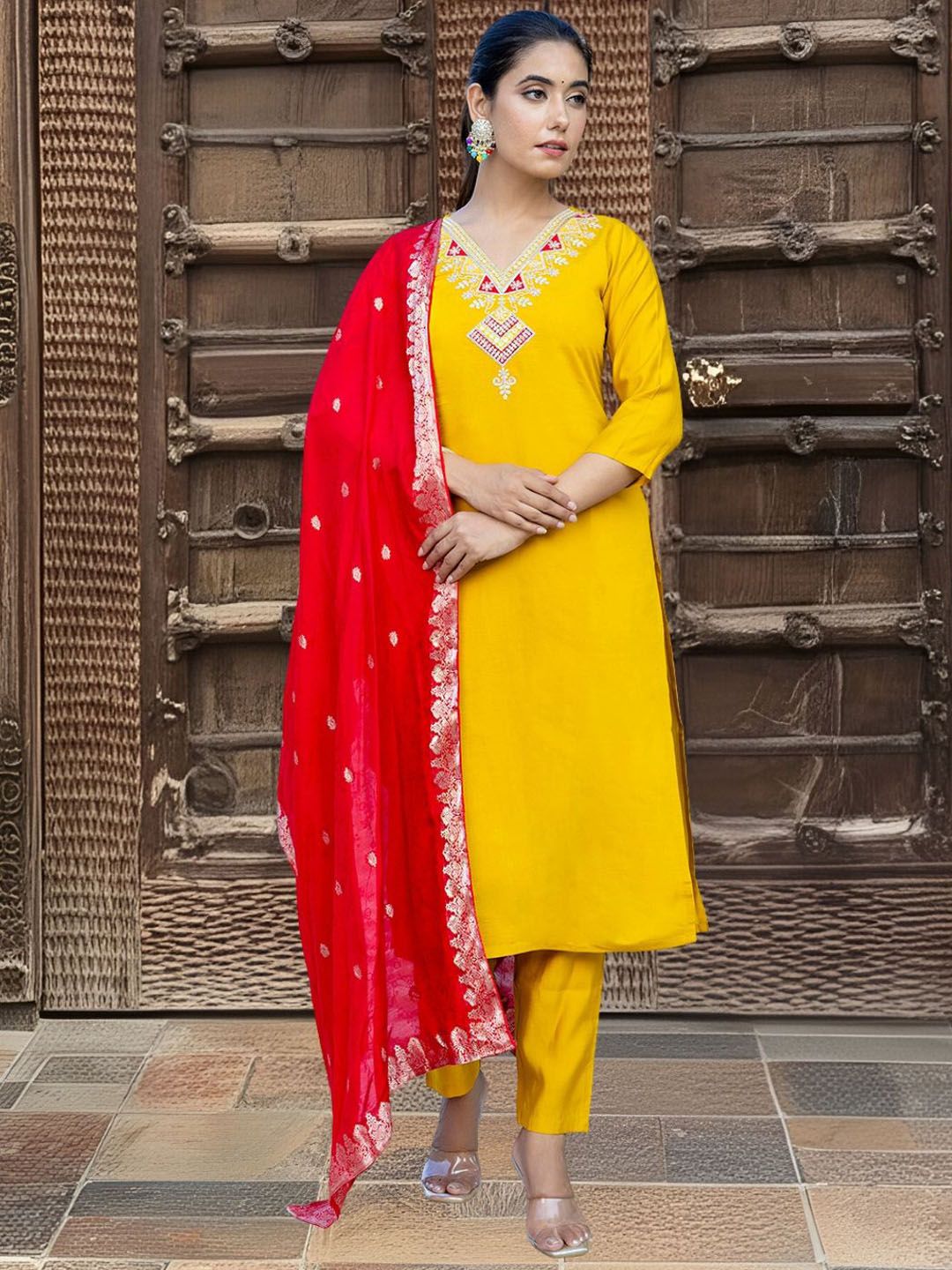 Navlik Women Embroidered Thread Work Chanderi Silk Kurta with Trousers & Dupatta