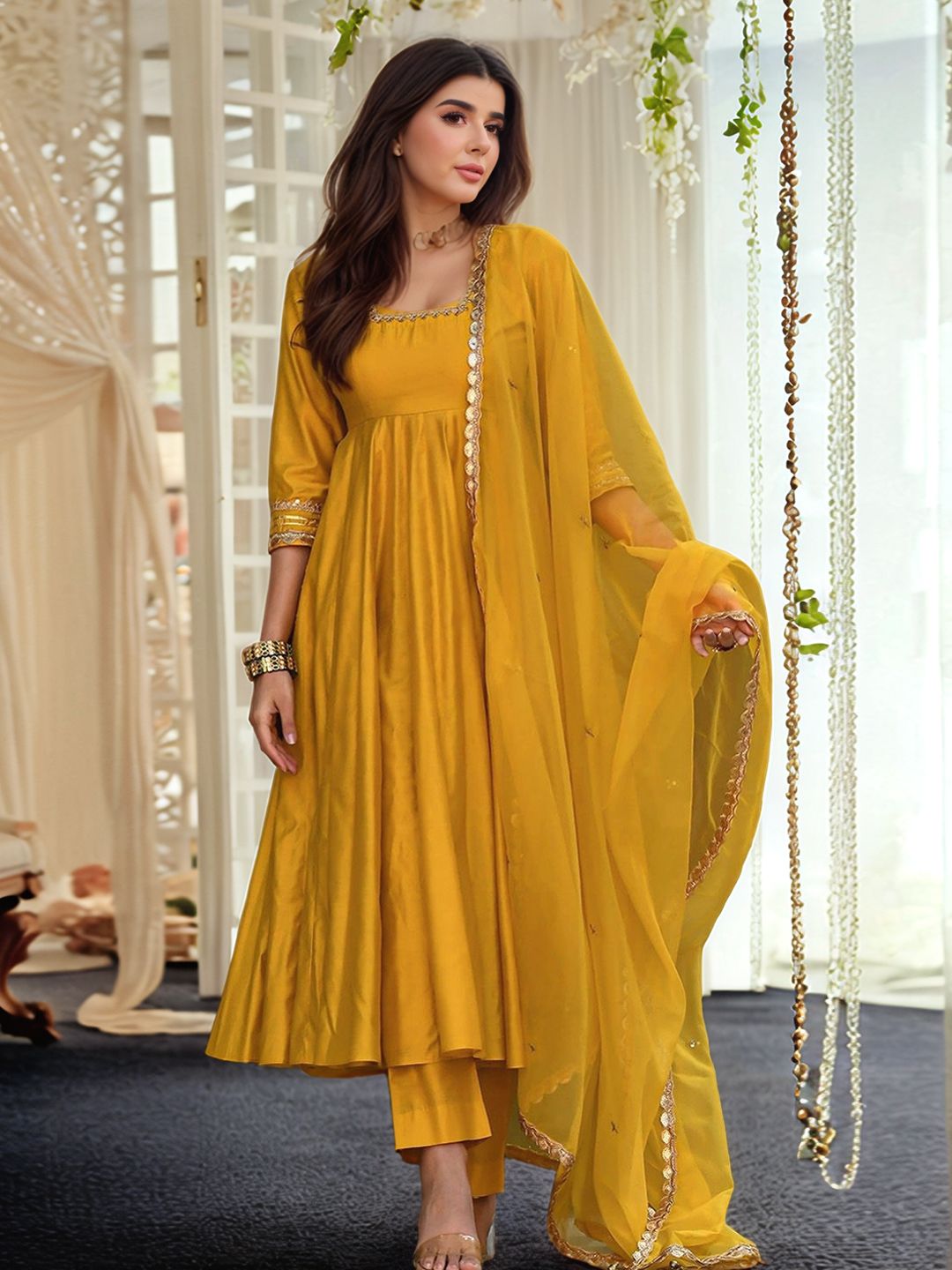 Aaghnya Square Neck Anarkali Kurta With Trouser & Dupatta