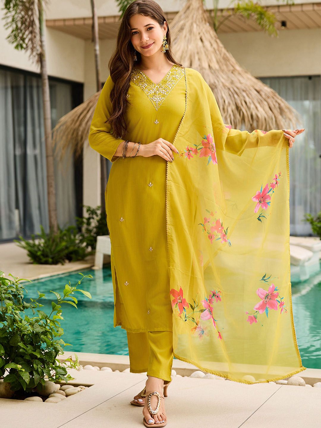 Siya Fashion Women Floral Embroidered Kurta with Trousers & Dupatta