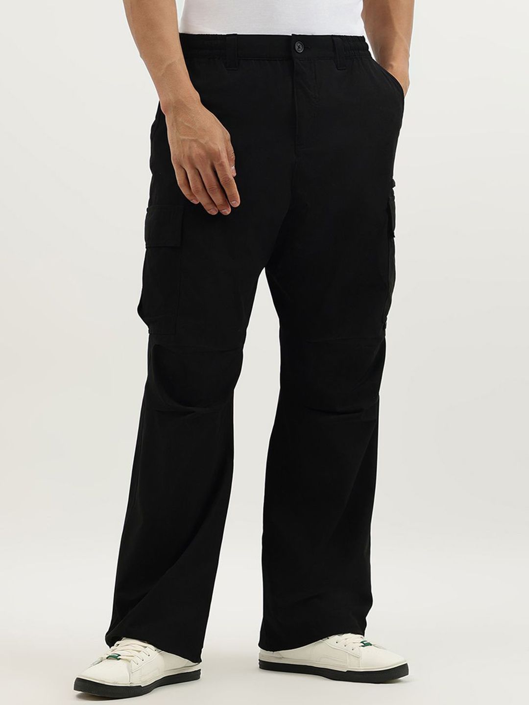 United Colors of Benetton Men Anti Fit Mid-Rise Cargos-picture-30