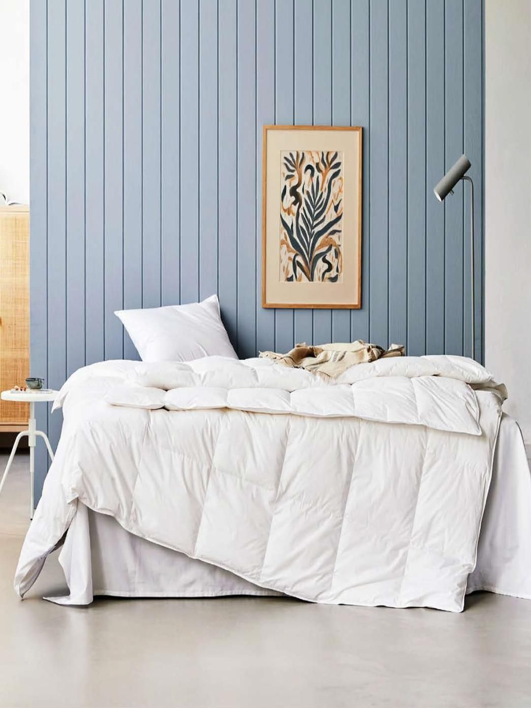 SHRNM White Floral Summer 210 GSM Double Bed Duvet-image-9