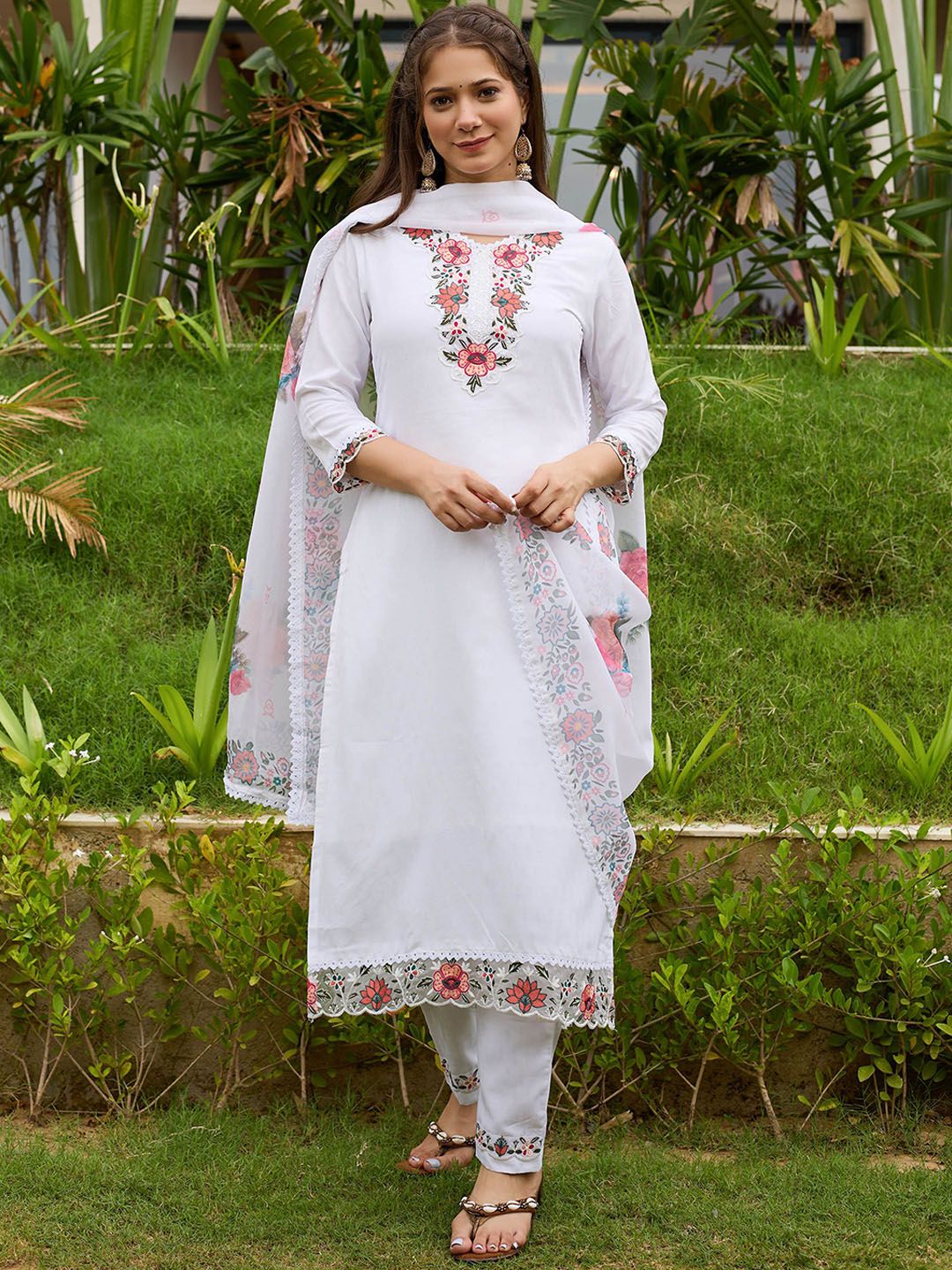 Siya Fashion Women Floral Embroidered Kurta with Churidar & Dupatta