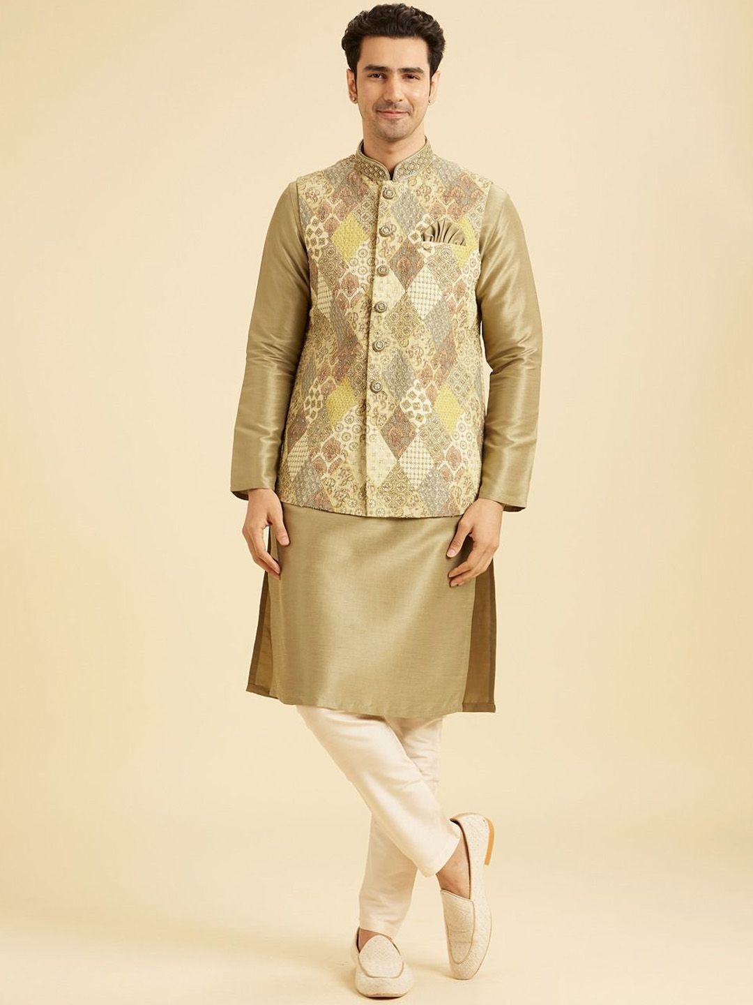 Manyavar Men Embroidered Regular Kurta with Pyjamas Kurta Sets and Jacket-image-49