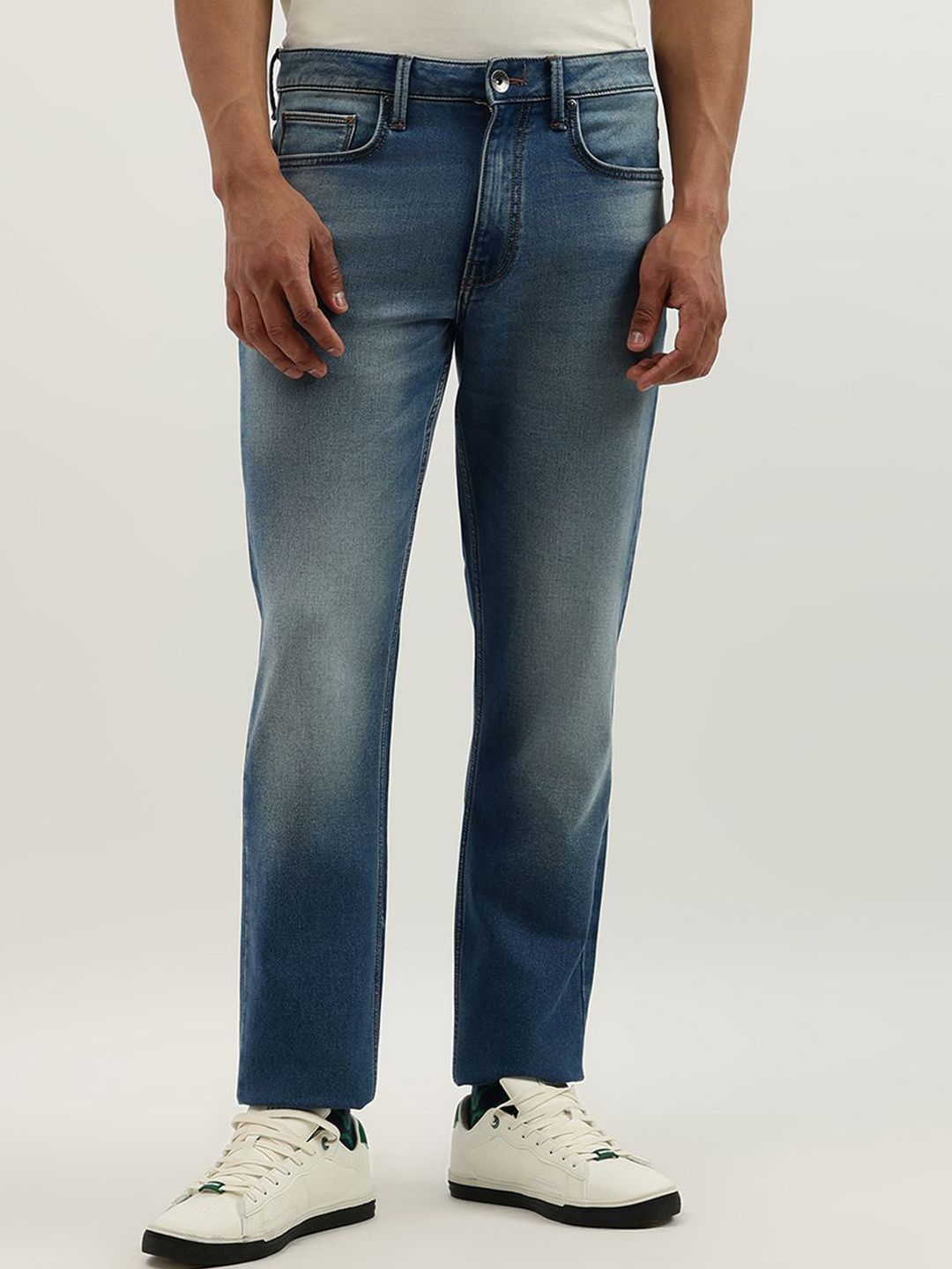 United Colors of Benetton Men Straight Fit Mid-Rise Heavy Fade Jeans-picture-36