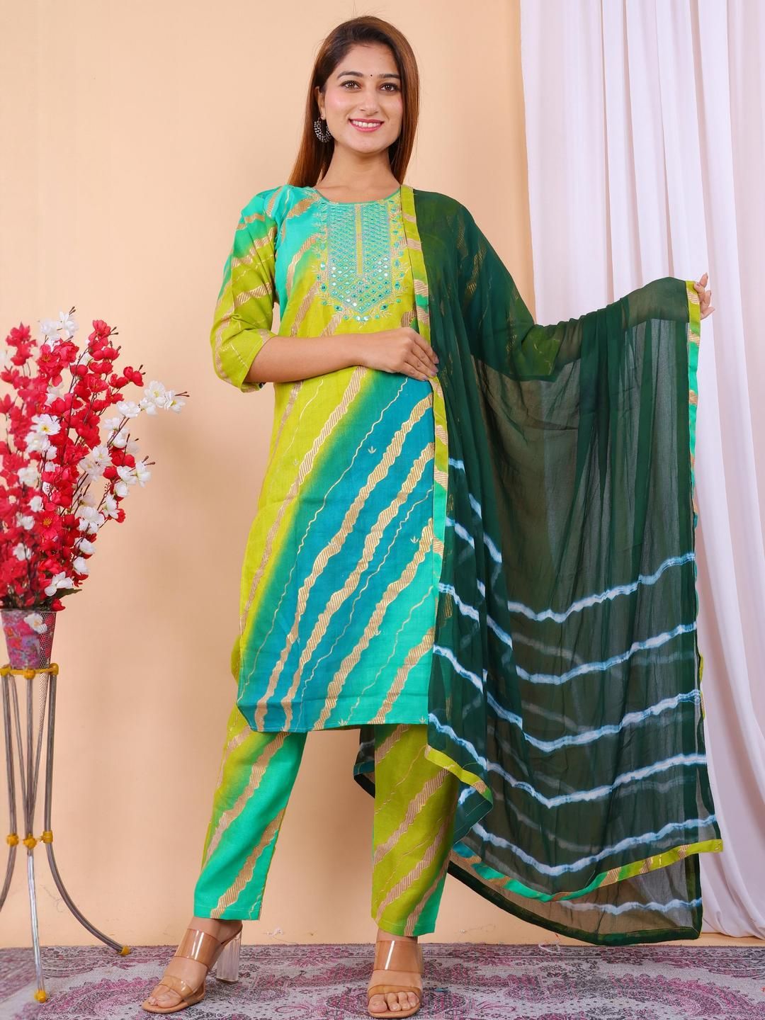 Vvlpf Women Green Cotton Blend Kurta Sets