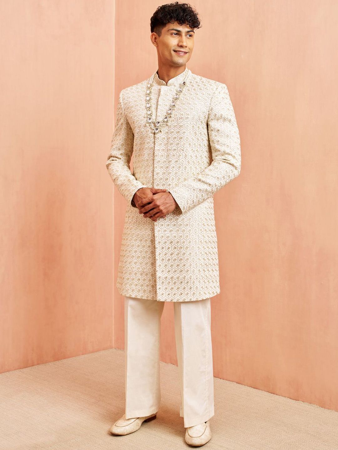 VASTRAMAY Men Embroidered Sherwani Set