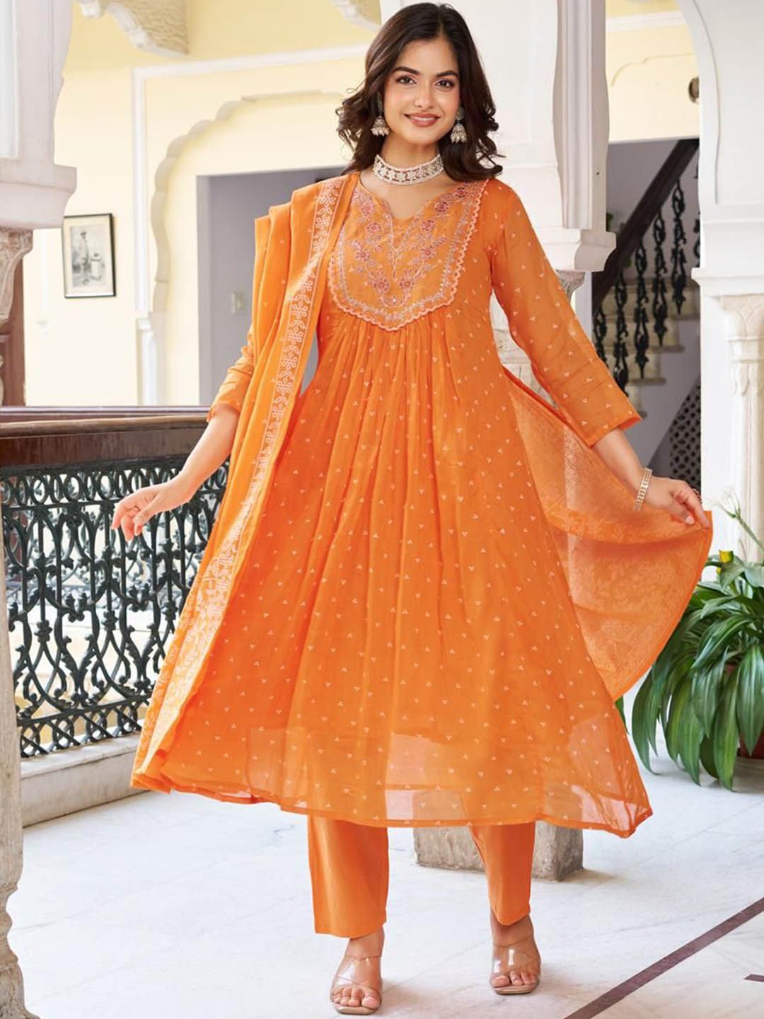 KAUTIK FABRICS Floral Embroidered V-Neck Thread Work Kurta With Trousers & Dupatta