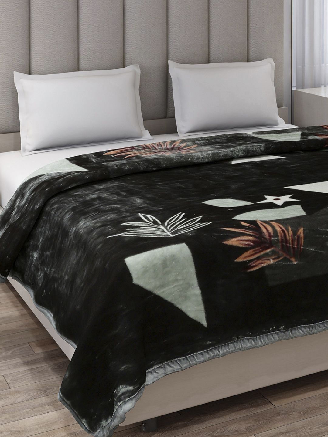 Monte Carlo Moon Valley Green & Grey Printed Heavy Winter 871 GSM Double Bed Blanket-image-7