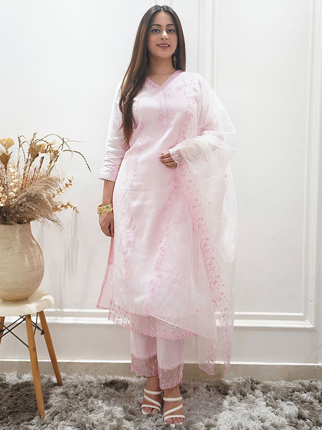 VredeVogel Women Floral Embroidered Sequinned Straight Kurta With Trousers & Dupatta