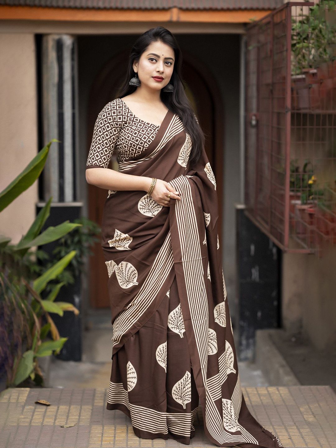 KALINI Women Ethnic Motifs Printed Striped Saree-image-31