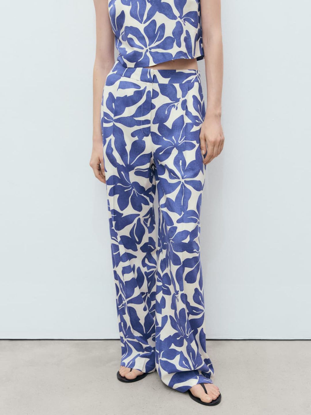 MANGO Women Floral Printed Mid-Rise Pleated Relaxed Fit Trousers-picture-13