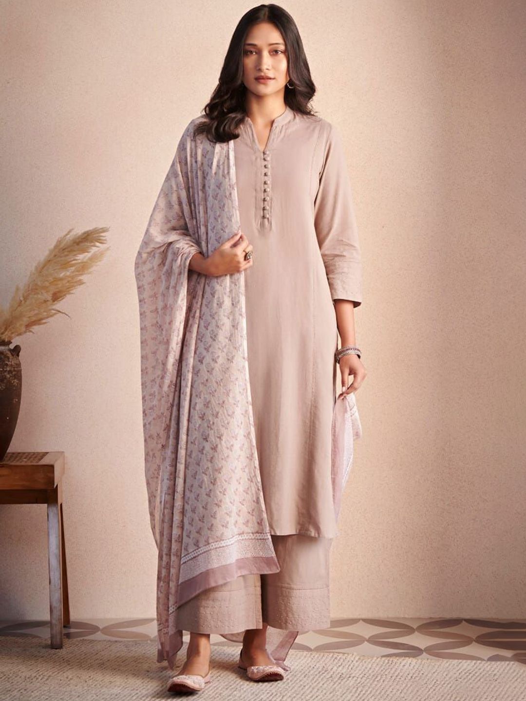 DMUNESH FASHION Mandarin Collar Sequinned Straight Kurta With Palazzos & Dupatta