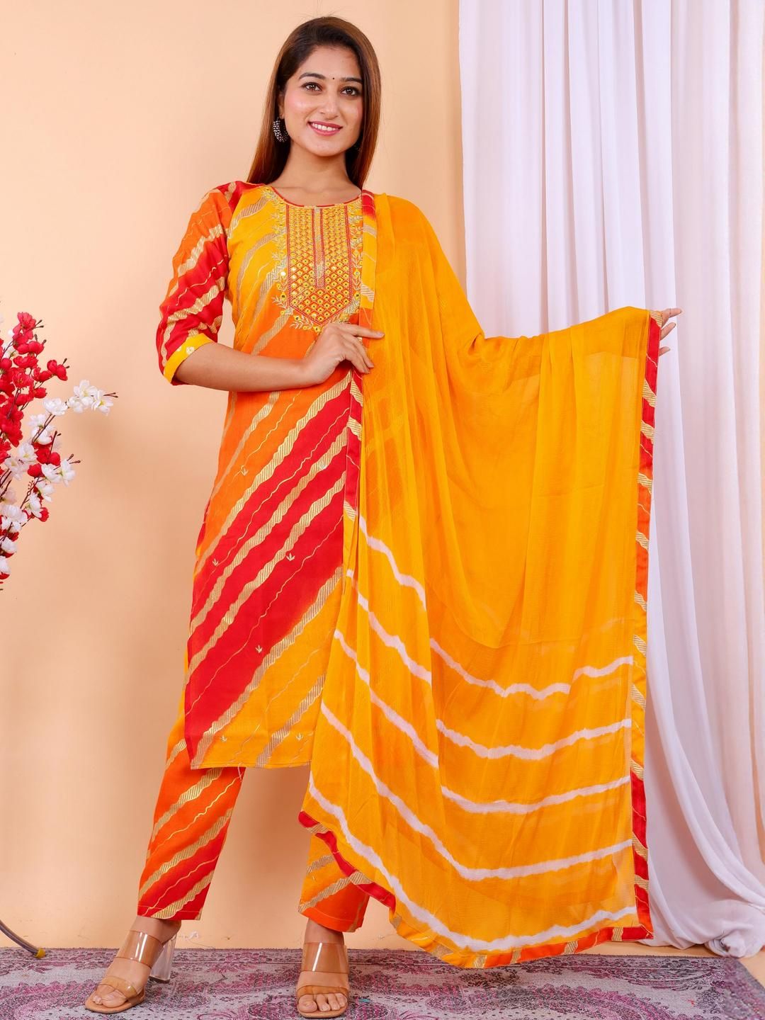 PARTH STYL FASHION Women Red Cotton Blend Kurta Sets