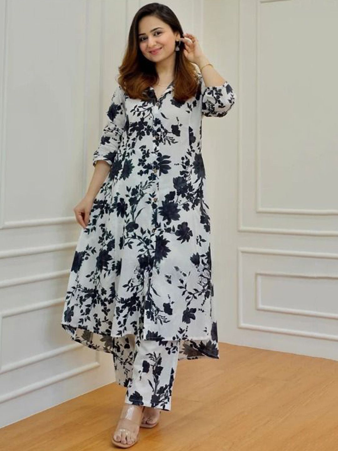 MHIZHA Women Floral Printed Regular Kurta with Palazzos