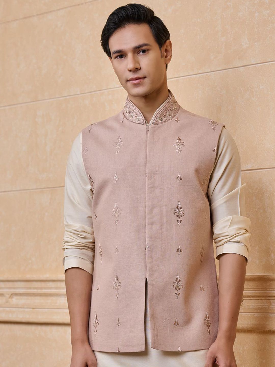 Tasva Men Embroidered Linen Woven Nehru Jacket-picture-48