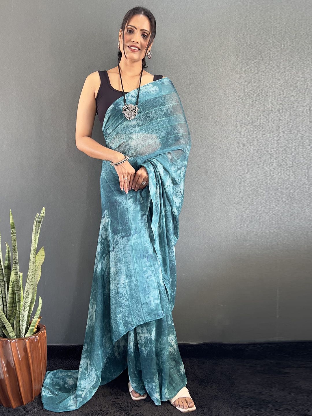 Mitera Women Georgette Tie & Dye Saree With Blouse-picture-15