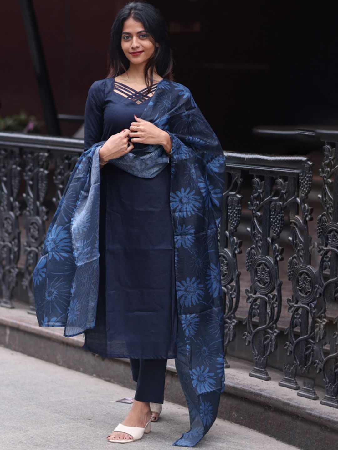 Sun Fashion And Lifestyle Women Embroidered Regular Kurta with Trousers & With Dupatta