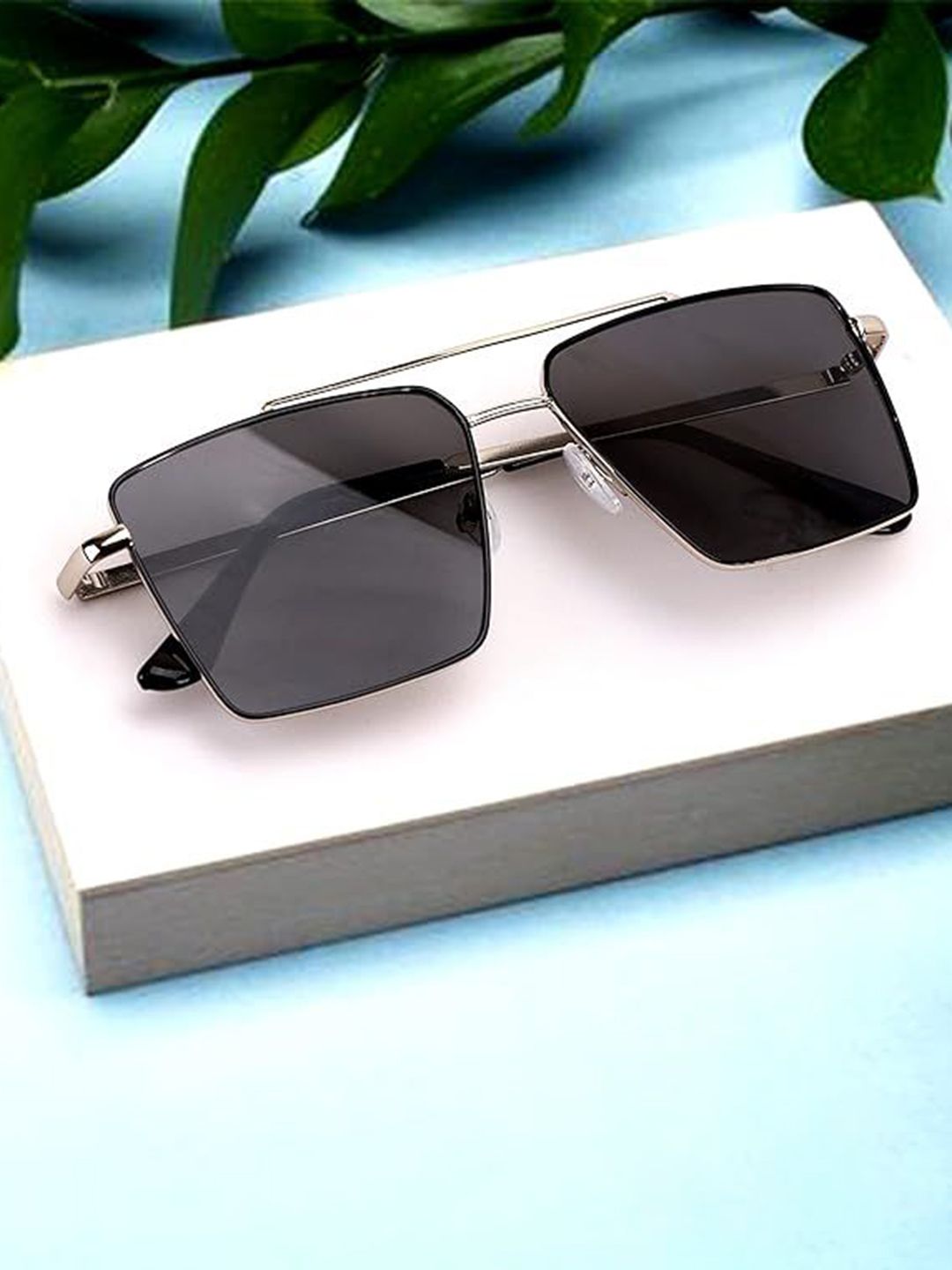 LEGEND EYEWEAR Unisex Square Sunglasses With UV Protected Lens SGLGZDTRKUGGDYXR--picture-12