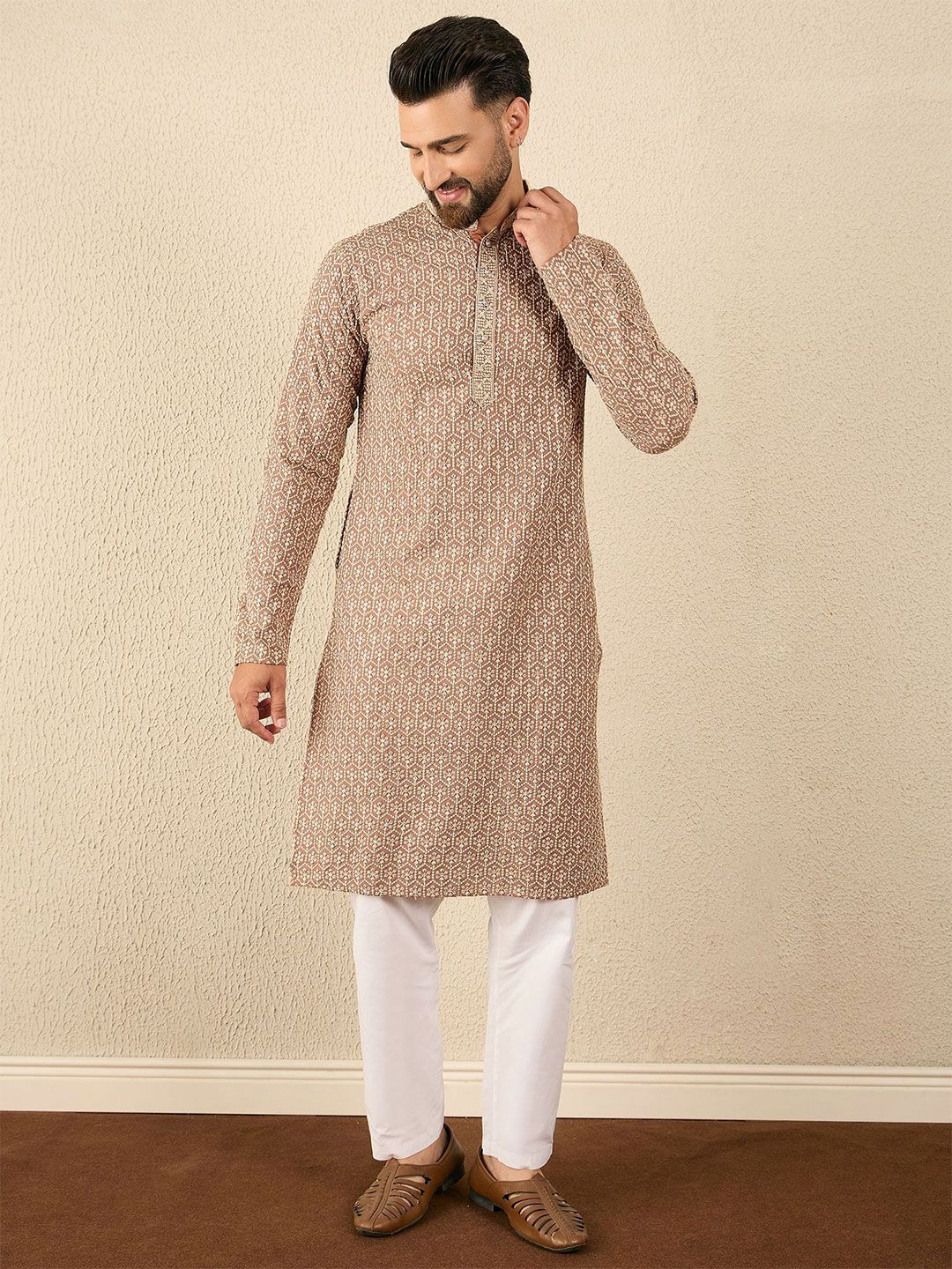 Anouk Floral Embroidered Mandarin Collar Thread Work Kurta-picture-17