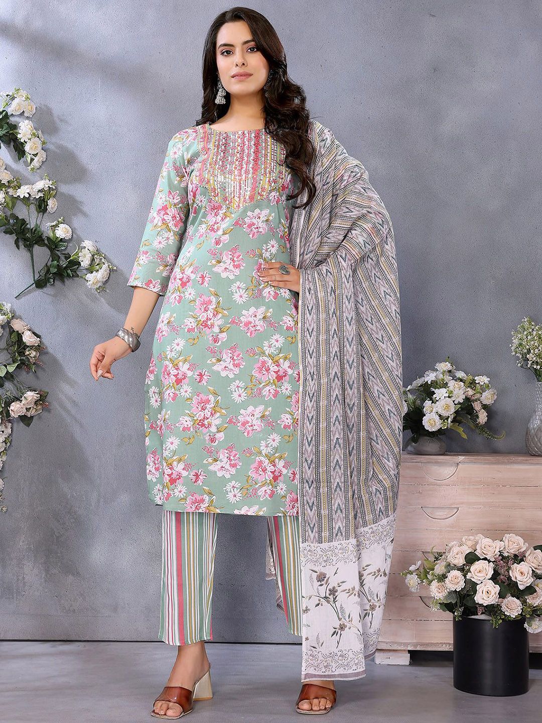 Rangita Women Floral Embroidered Kurta with Trousers & Dupatta