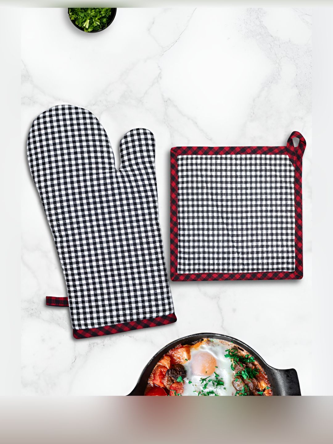 HOME COLORS.IN 2 Pieces Black & White Printed Oven Glove-picture-28