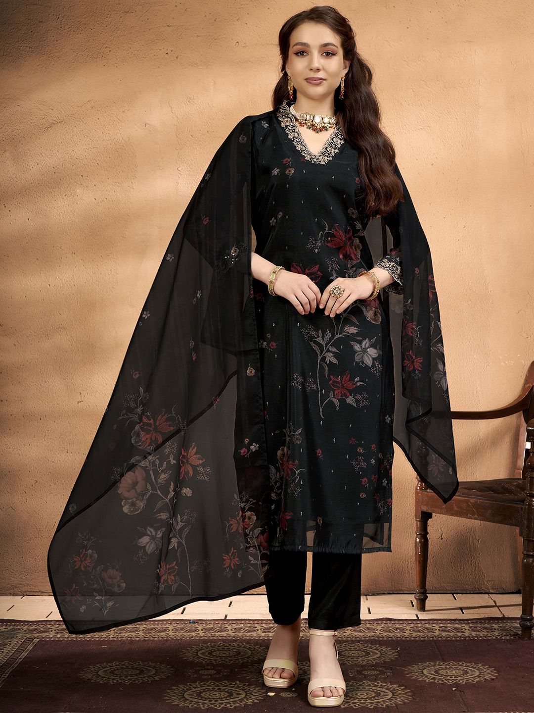 Anouk Women Floral Printed Kurta with Trousers & Dupatta