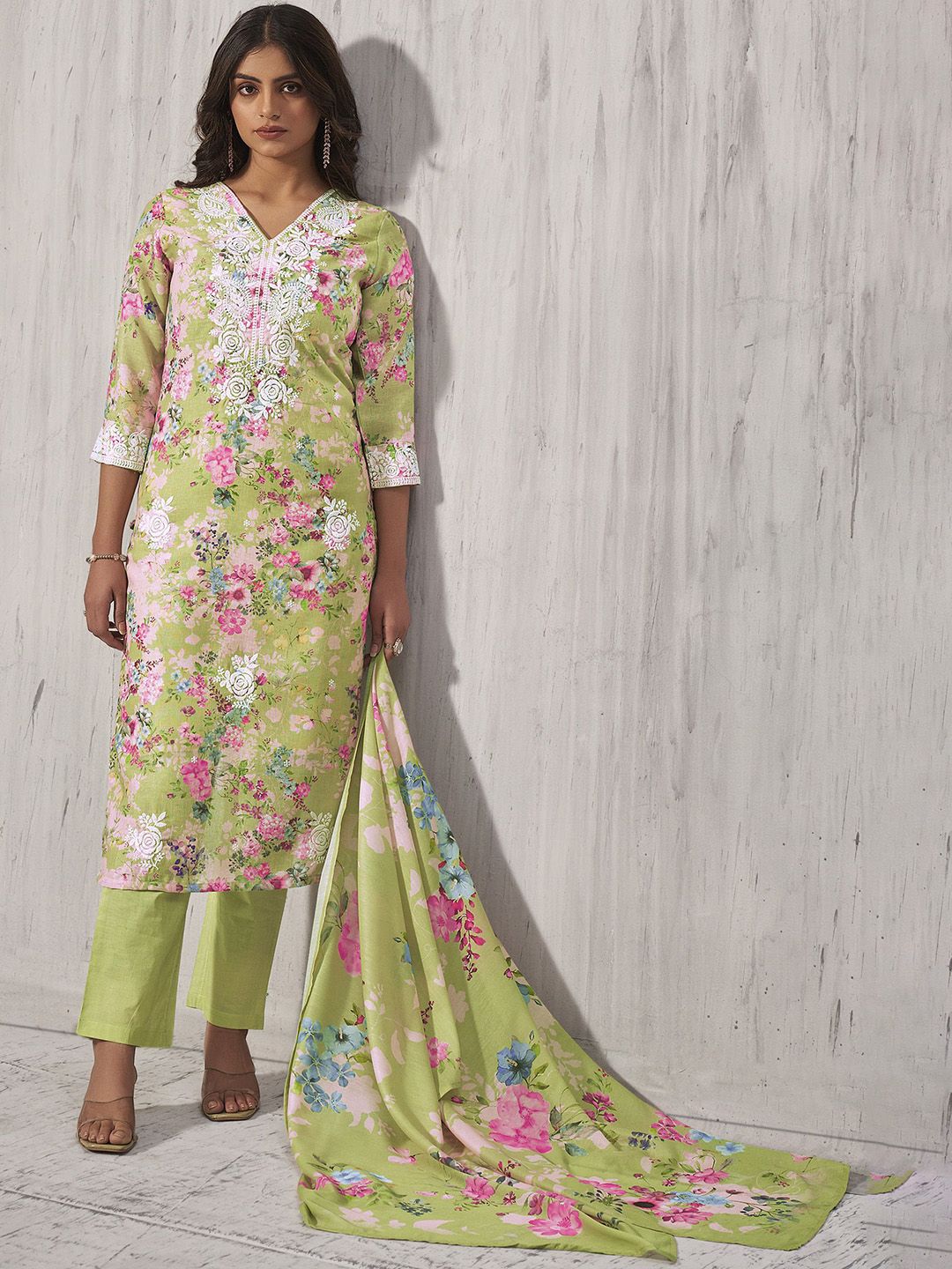 Anouk Women Floral Embroidered Kurta with Trousers & Dupatta