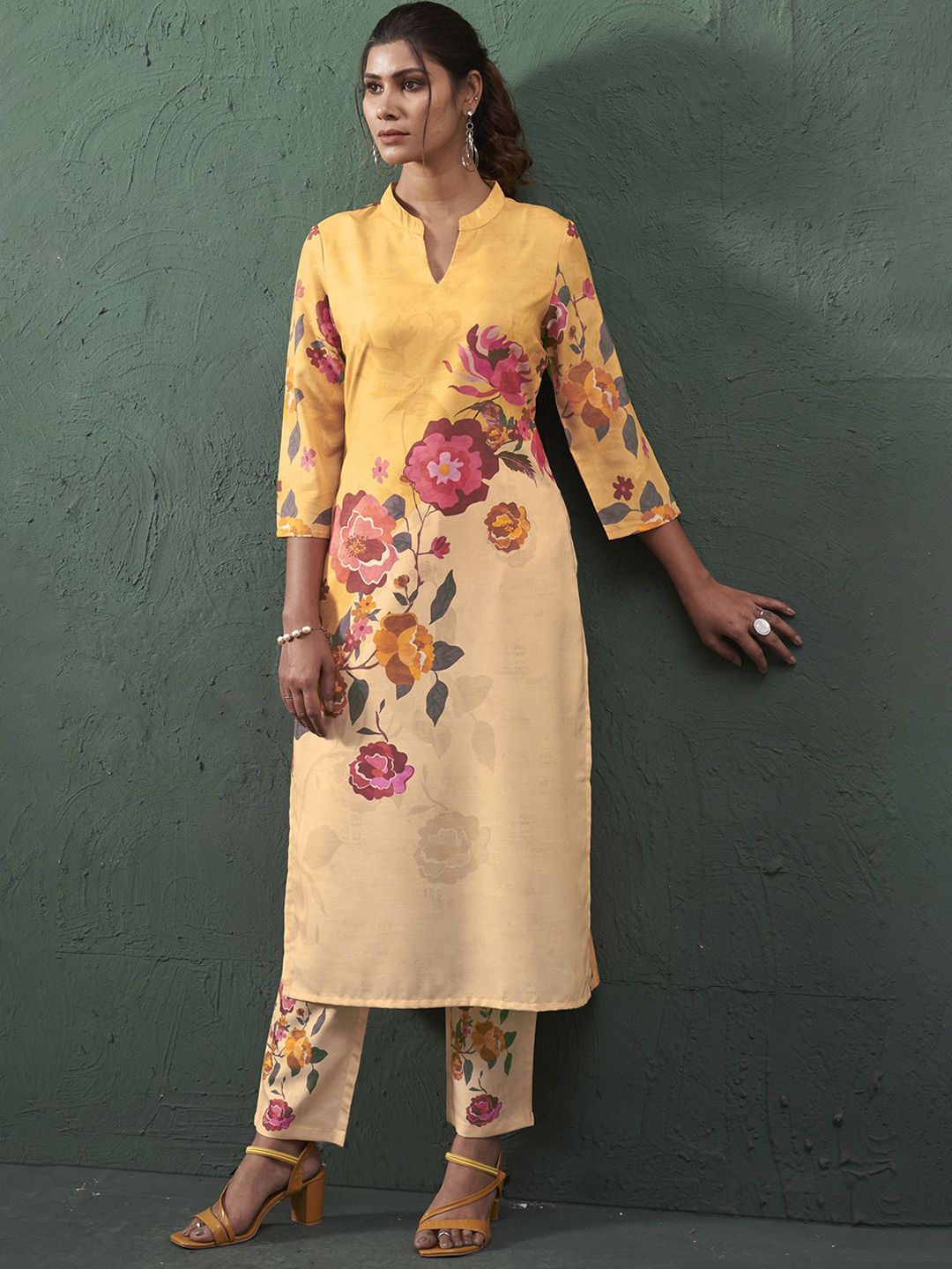 Anouk Women Floral Printed Regular Kurta with Trousers