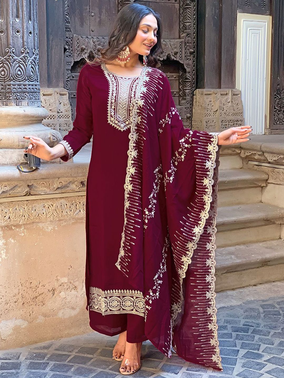 TWINS LADY Women Ethnic Motifs Embroidered Kurta with Trousers & Dupatta